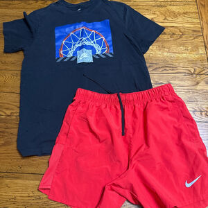 Nike shorts, black basketball Tshirt s36